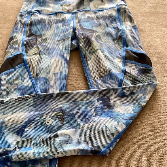 🍋🍋 LULULEMON On Pace Tight With Mesh - Picture 4 of 7